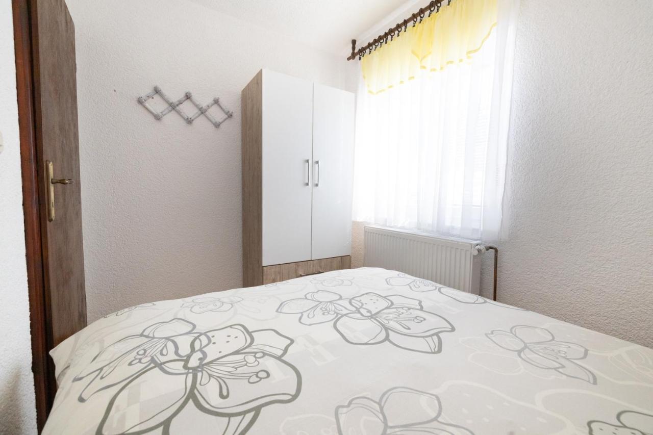 Apartman Rados Apartment Купрес Екстериор снимка