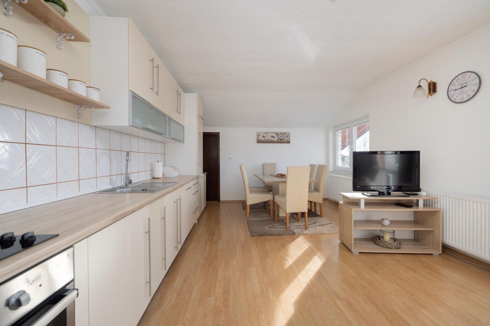 Apartman Rados Apartment Купрес Екстериор снимка